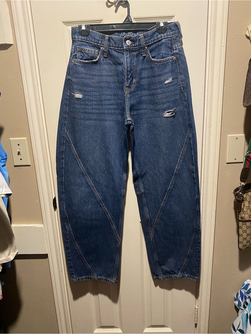 Arizona High-Rise Distressed Dark Blue Barrel Jeans